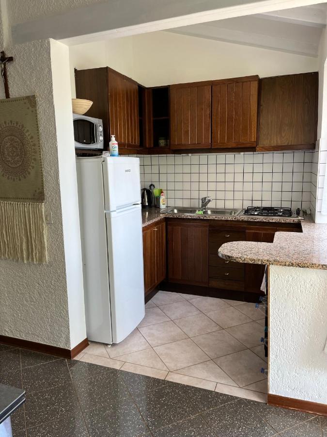 Holiday Home Rosa Gedici Luaran gambar