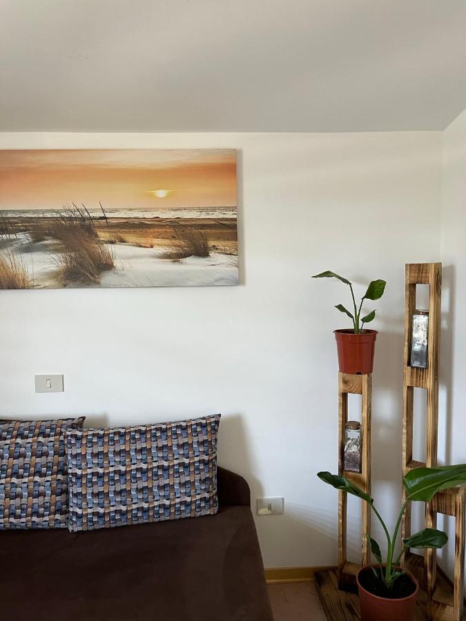 Holiday Home Rosa Gedici Luaran gambar