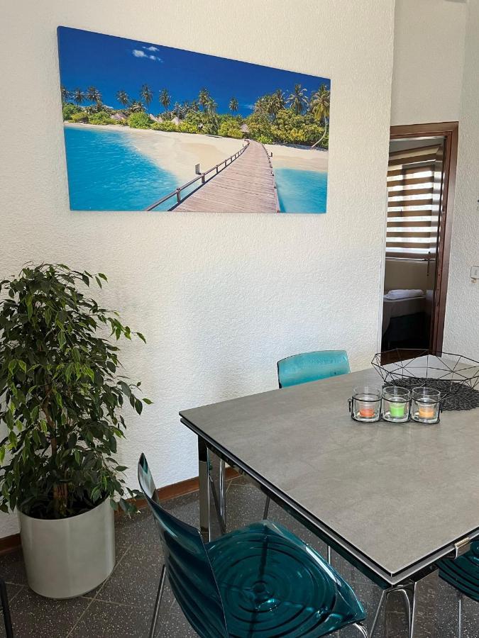 Holiday Home Rosa Gedici Luaran gambar