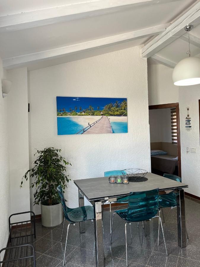 Holiday Home Rosa Gedici Luaran gambar